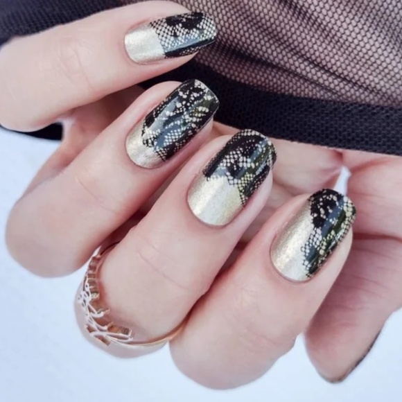 Lacey Business 💅✨ Color STREET NEW Sealed - Long Lasting Nail Polish Strips - Picture 1 of 5
